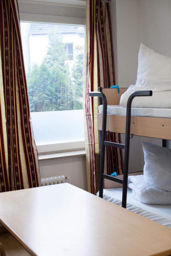 Hostel & Monteurzimmer Bei Hansezimmer Hamburg-Harburg Exteriör bild